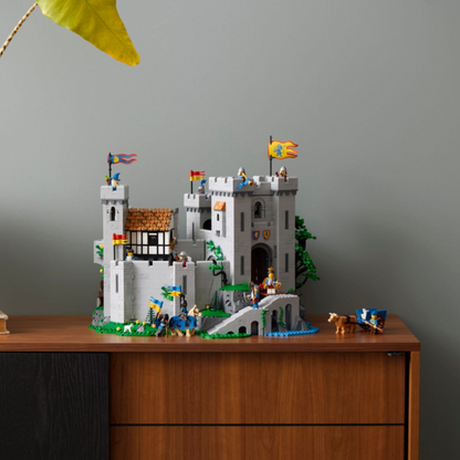 10305 LEGO® Icons Lion Knights’ Castle